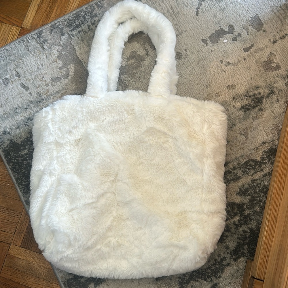 Lot of 7 furry totes